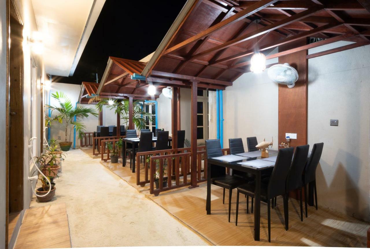 Starry Night At Ukulhas Hotel Exterior foto